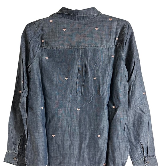 NWT Current Air Chambray Blue Button-Up Shirt Embroidered Pink Heart Accents - Picture 5 of 7